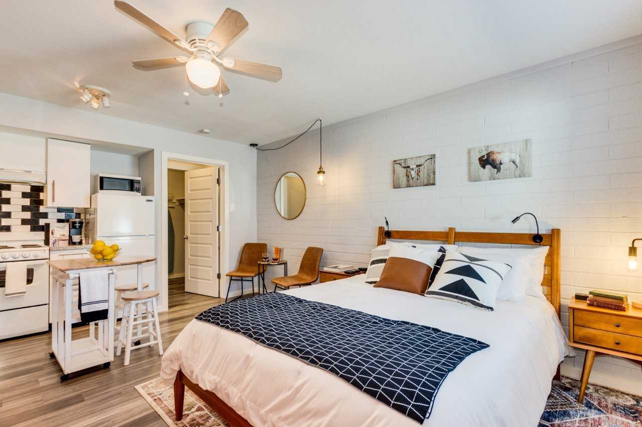 1232 W 4th St #2 - Photo 3 of 20