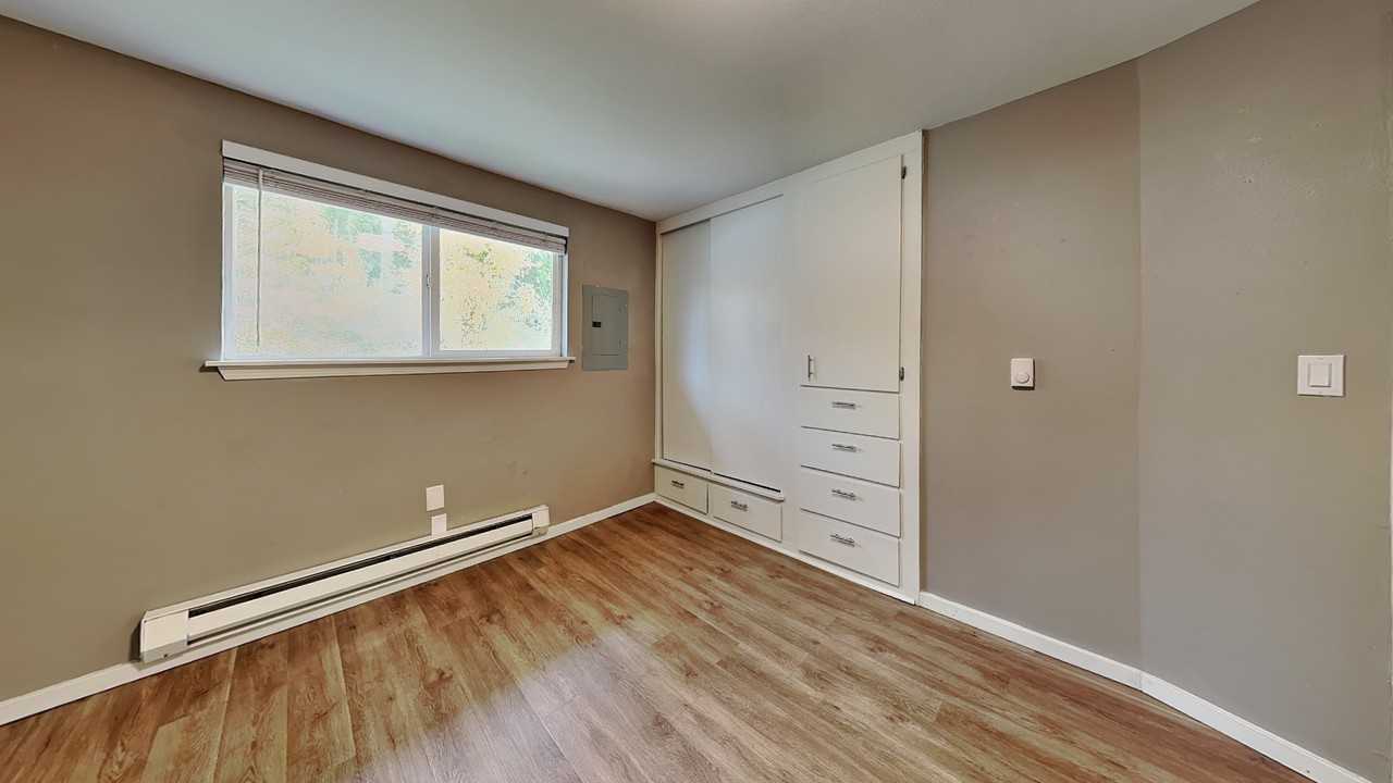 102 Summit Ave N #8 - Photo 7 of 19