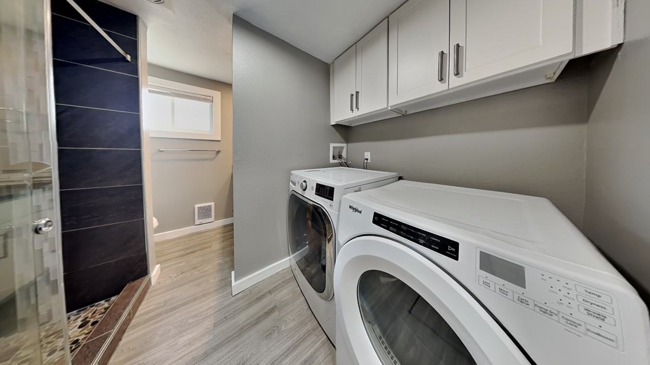 1105 S Woodlawn St #1 - Photo 7 of 19