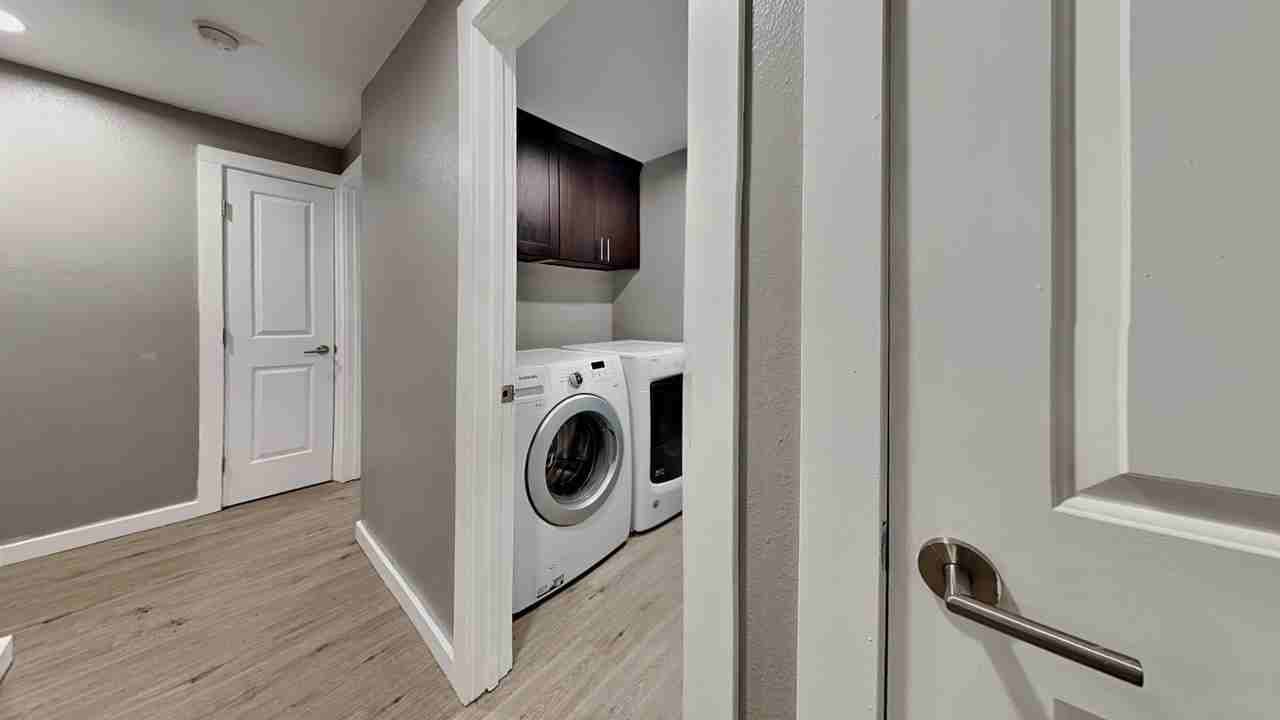 1105 S Woodlawn St #2 - Photo 7 of 18