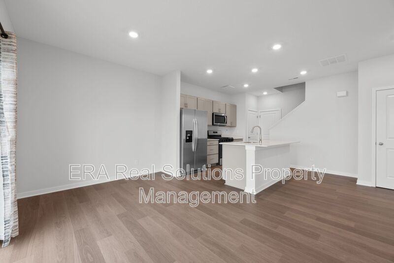 6294 Marinelli Dr S - Photo 5 of 38