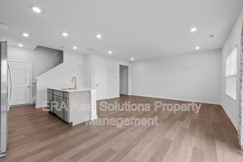 6294 Marinelli Dr S - Photo 6 of 38