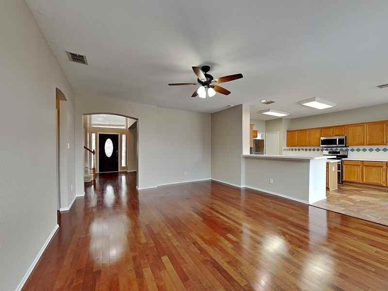 8104 Steamers Ln - Photo 4 of 22