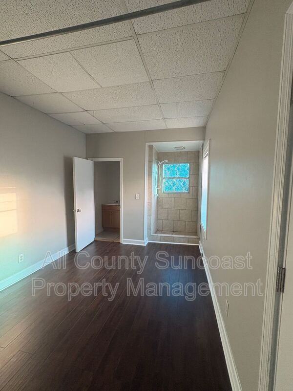 480 S Jefferson St #5 - Photo 2 of 3