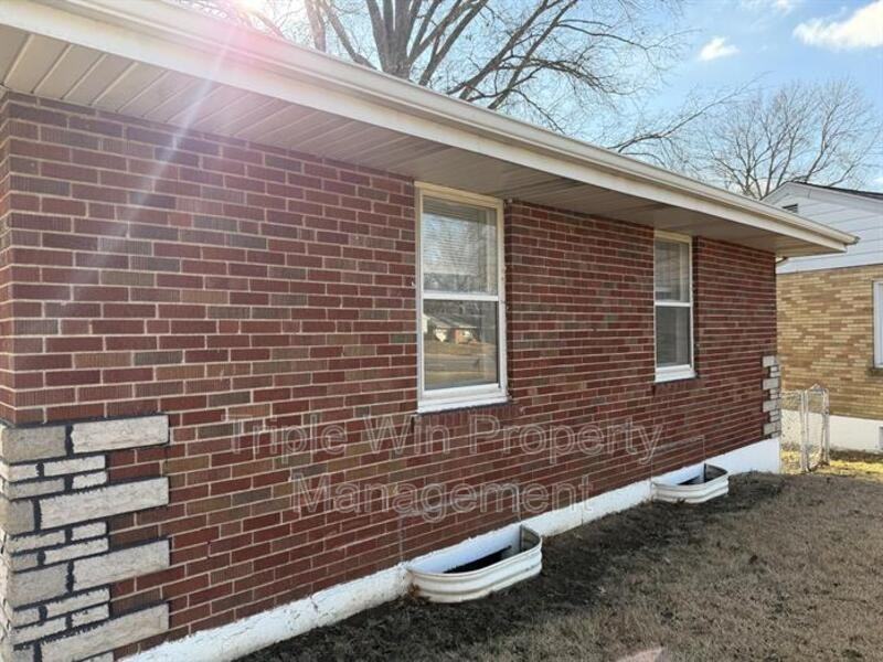 1110 Jennings Station Rd - Photo 3 of 27