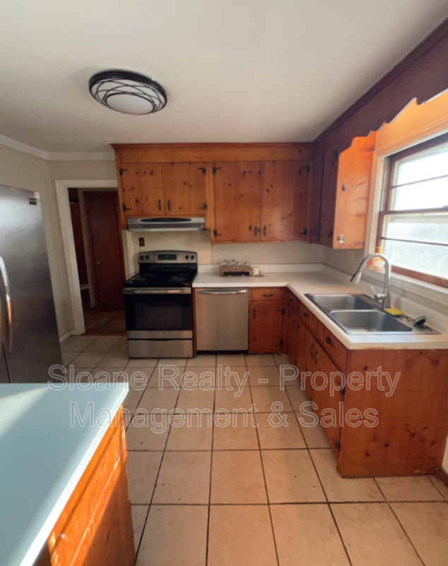 5289 Hartford Cir - Photo 3 of 14