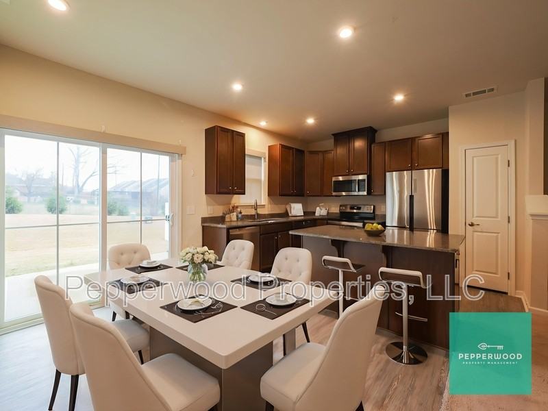 311 Weststone Walk - Photo 3 of 23