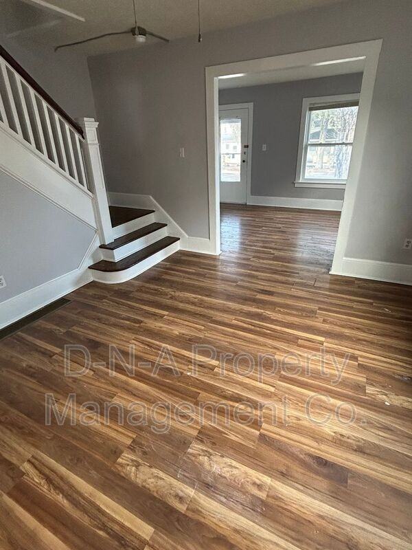 534 N Courtland St - Photo 6 of 10