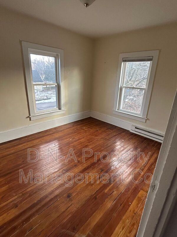 534 N Courtland St - Photo 7 of 10