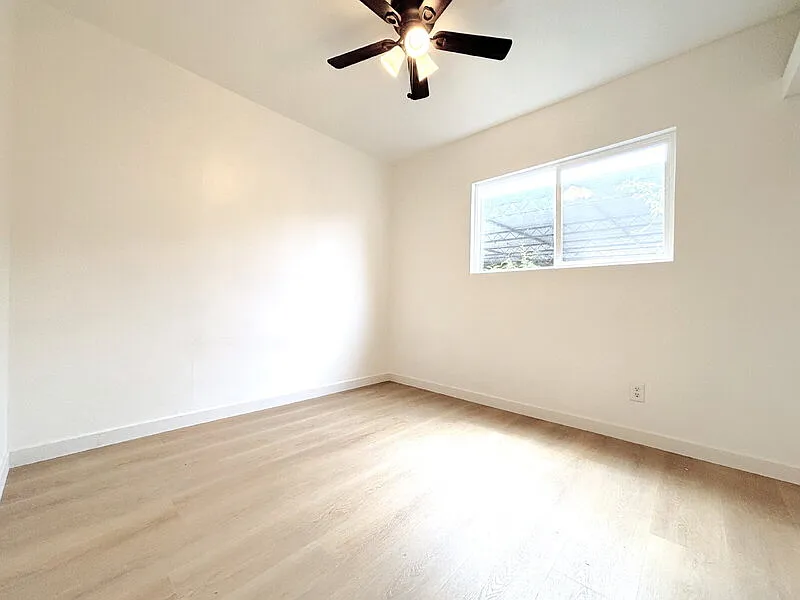 727 E 81st St - Photo 6 of 11