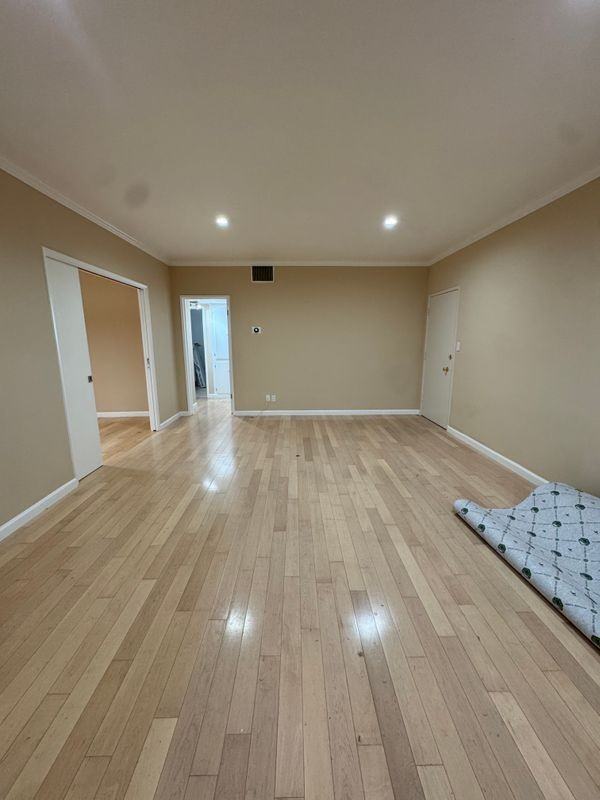 8550 Holloway Dr ##101 - Photo 5 of 14