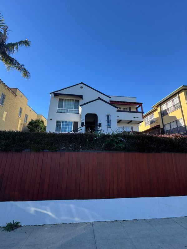 1339 S Mansfield Ave - Photo 2 of 11