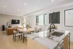 1426 N Sycamore Ave - Photo 1 of 1