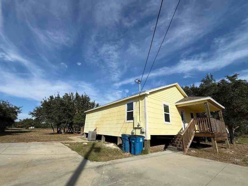 2121 Lone Star Rd - Photo 2 of 19