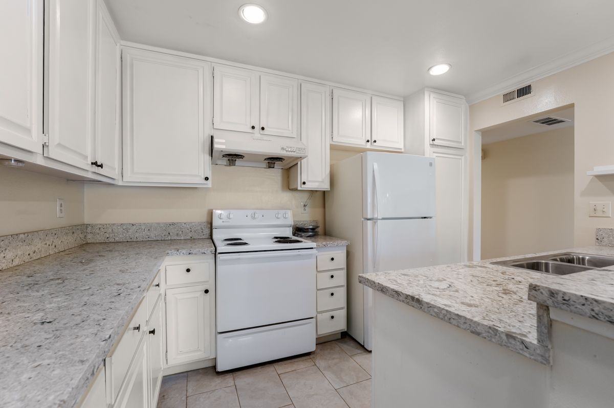 10454 Rio Grande Ct - Photo 3 of 9