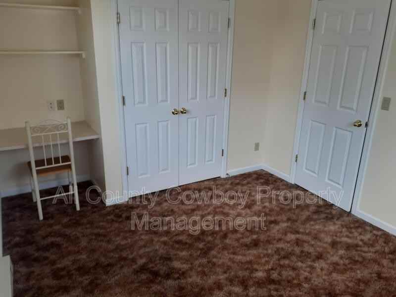 1657 N 5th St #202 - Photo 3 of 6