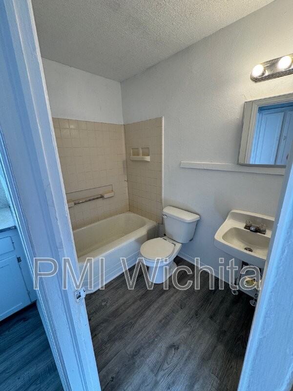 828 S Water St #4 - Photo 3 of 3