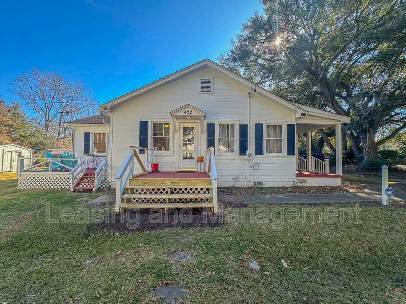 422 Riverland Dr - Photo 3 of 20