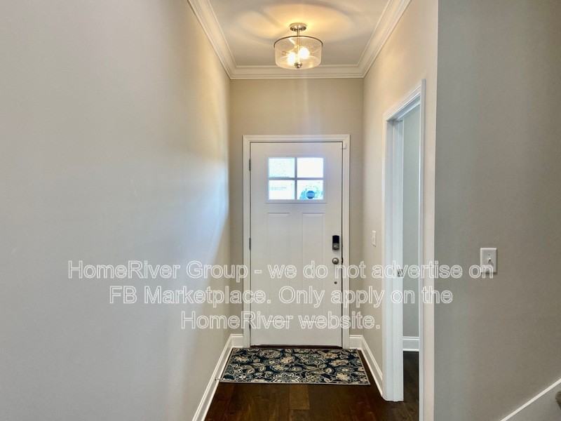 642 Bellingham Dr Ne - Photo 3 of 31