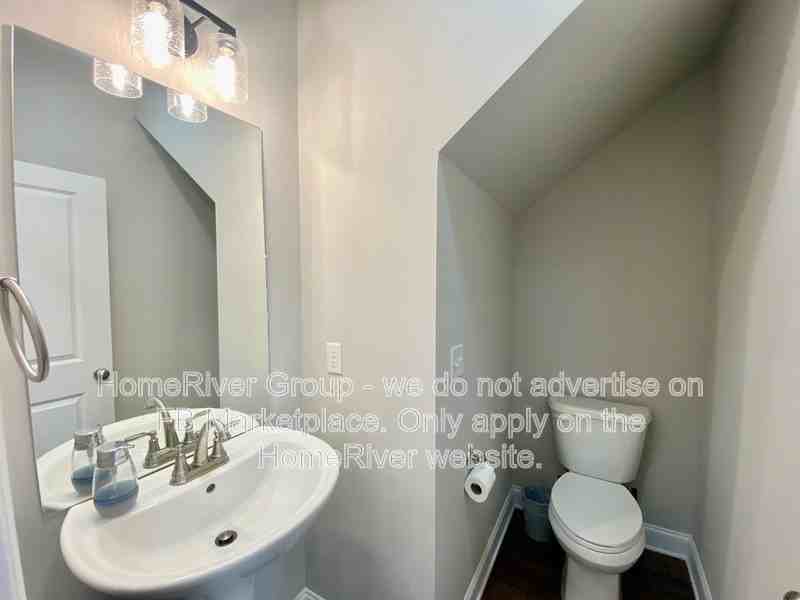 642 Bellingham Dr Ne - Photo 6 of 31