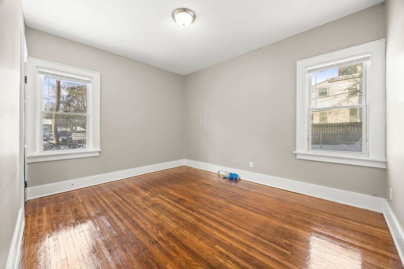 16 Hillendale St - Photo 2 of 11