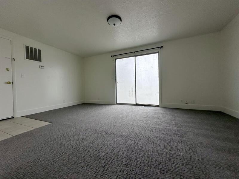 305 Se #102 - Photo 3 of 9