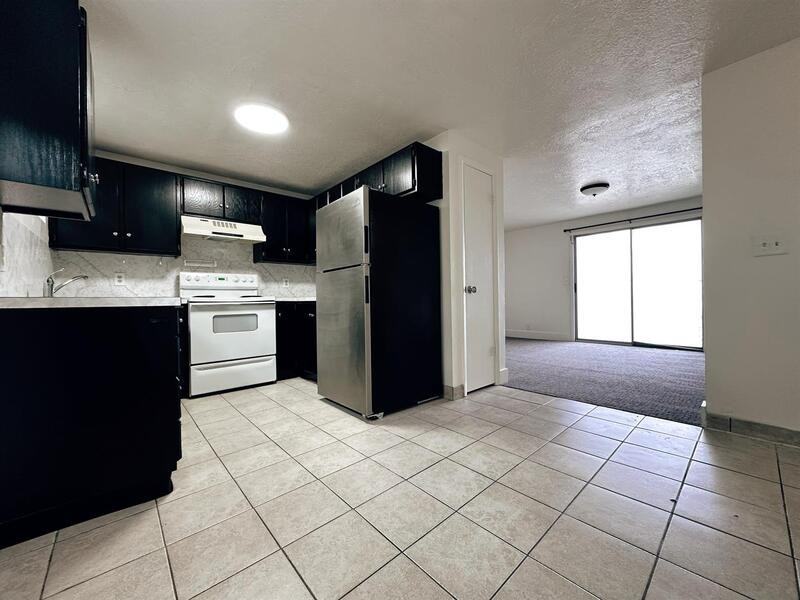 305 Se #102 - Photo 5 of 9