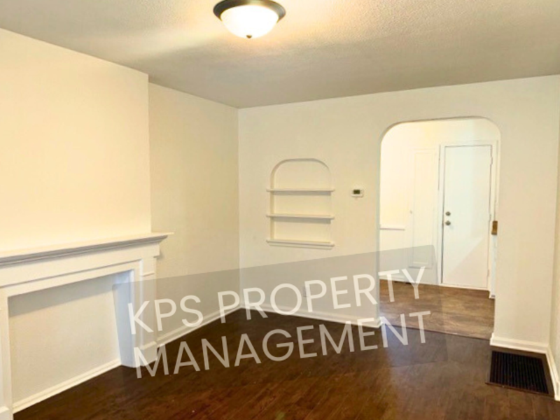 708 S Ida St - Photo 5 of 8