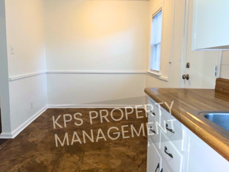 708 S Ida St - Photo 7 of 8