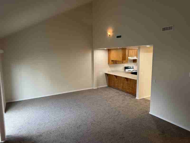 1866 Ne Fairview Ave - Photo 2 of 18