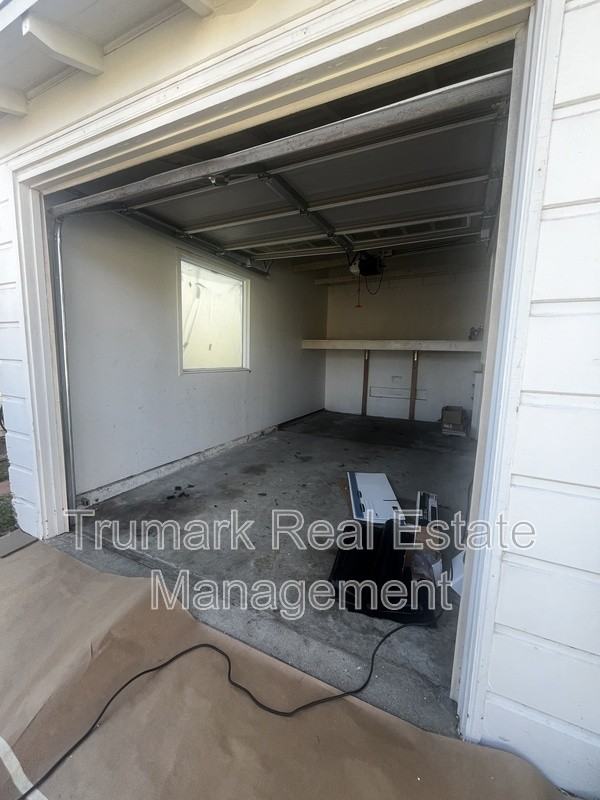 337 S Beachwood Dr - Photo 3 of 24