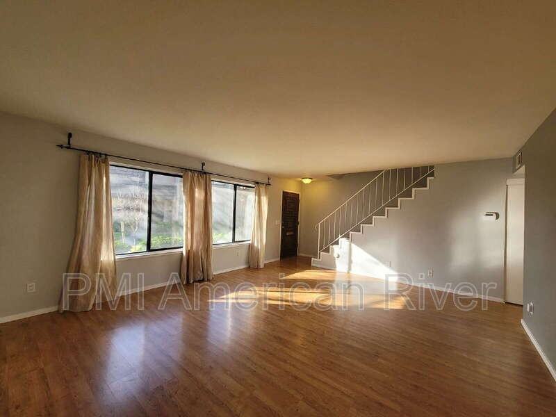 3127 A St - Photo 4 of 23