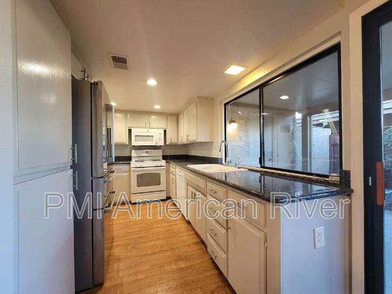 3127 A St - Photo 7 of 23