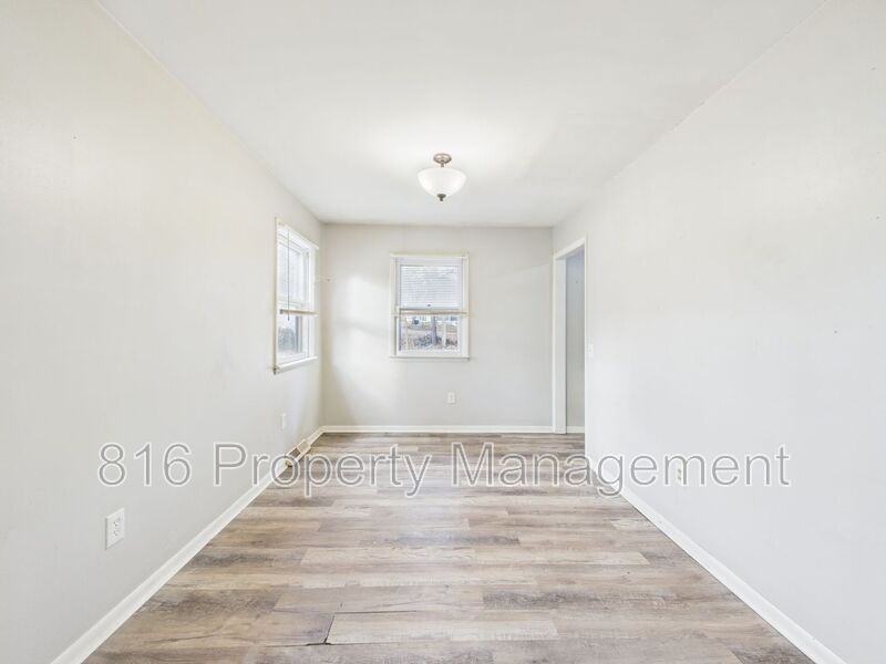 405 E Culton St - Photo 5 of 22