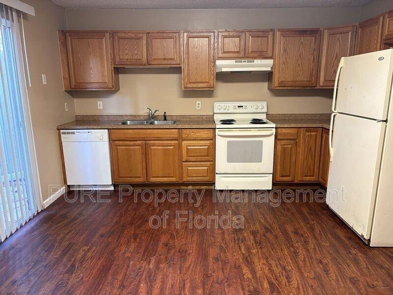 2514 Nw 3rd Ave - Photo 6 of 24