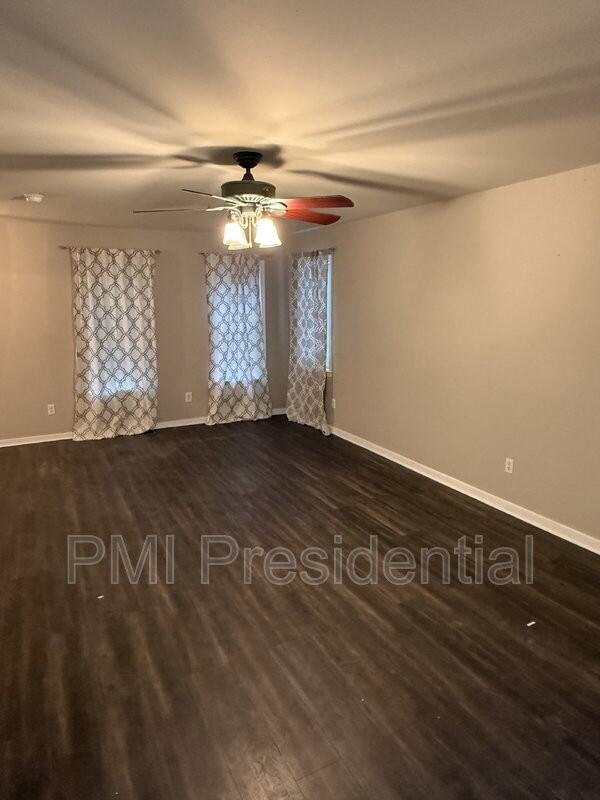 1218 Ryanwood Ct - Photo 3 of 15