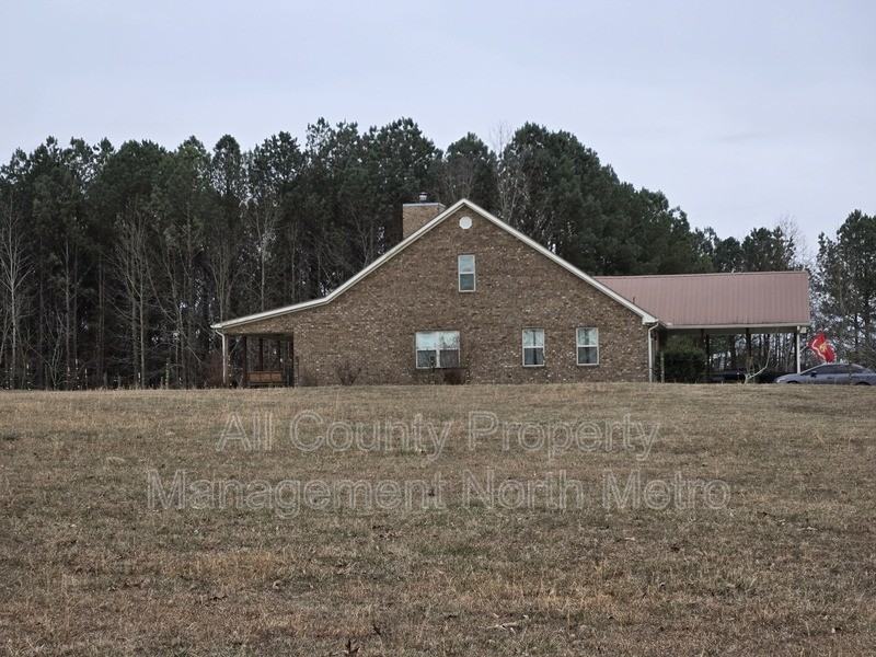 2068 Corinth Rd - Photo 2 of 44