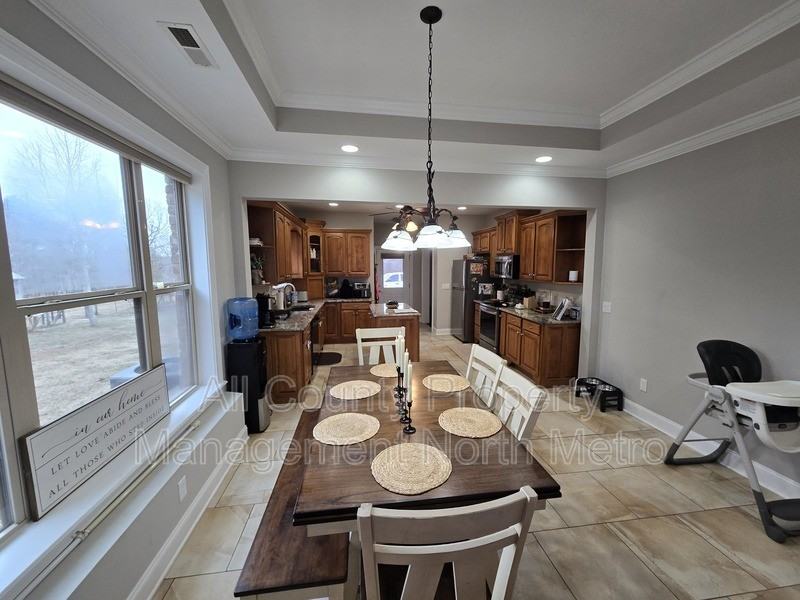 2068 Corinth Rd - Photo 7 of 44