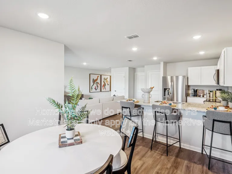 2523 Nw 23rd Ave - Photo 4 of 22