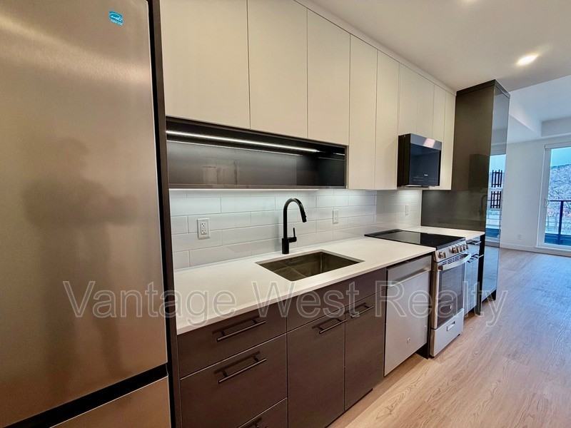 1201 Pridham Ave - Photo 3 of 23