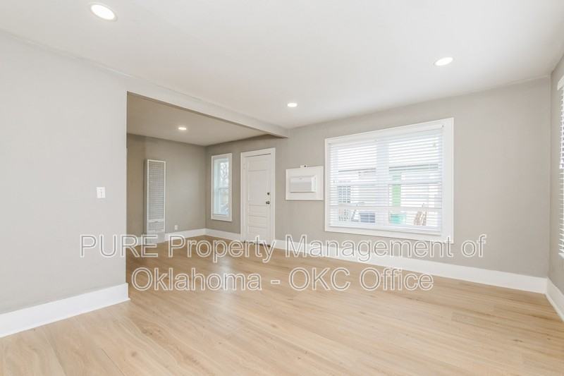 2141 Nw 29th St - Photo 3 of 19