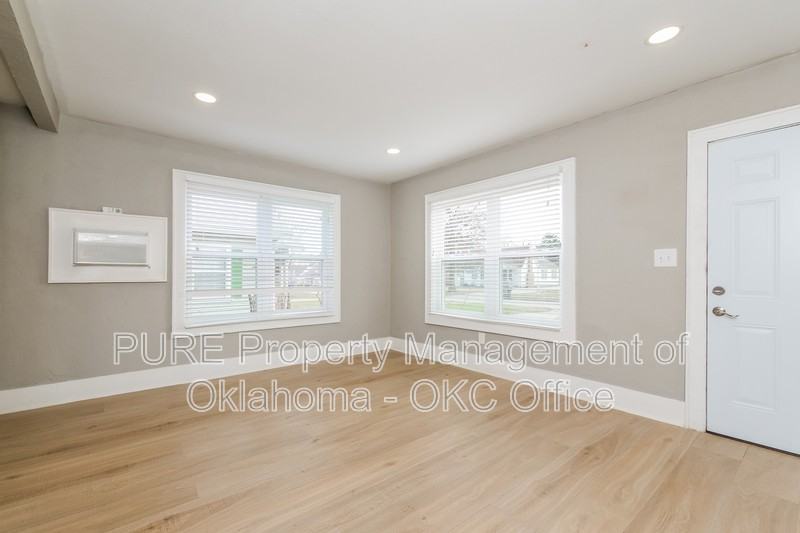 2141 Nw 29th St - Photo 5 of 19