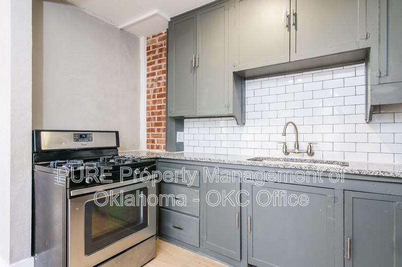 2141 Nw 29th St - Photo 6 of 19