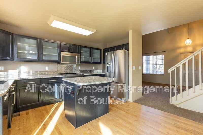 1647 Reliance Cir - Photo 6 of 25