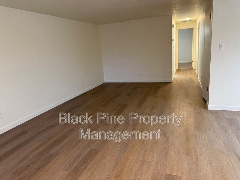 1937 S Owyhee St - Photo 3 of 23