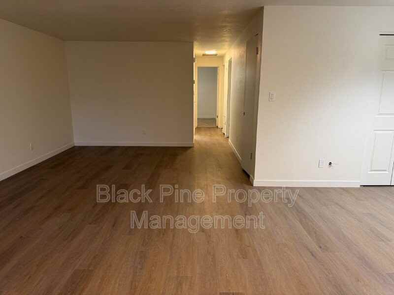 1937 S Owyhee St - Photo 4 of 23