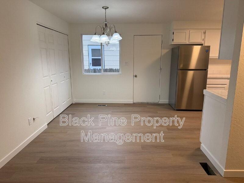 1937 S Owyhee St - Photo 5 of 23