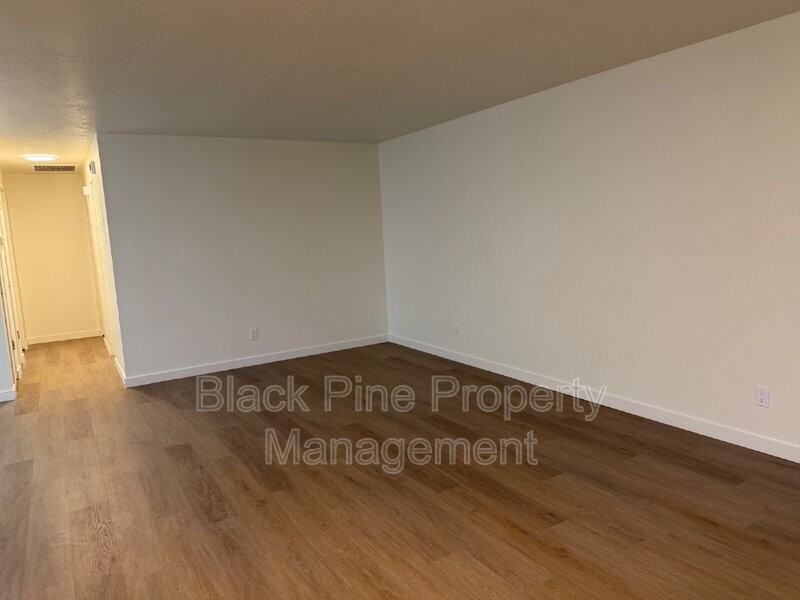 1939 S Owyhee St - Photo 2 of 19