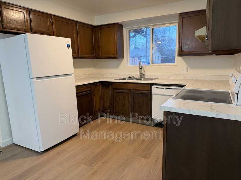 1939 S Owyhee St - Photo 5 of 19