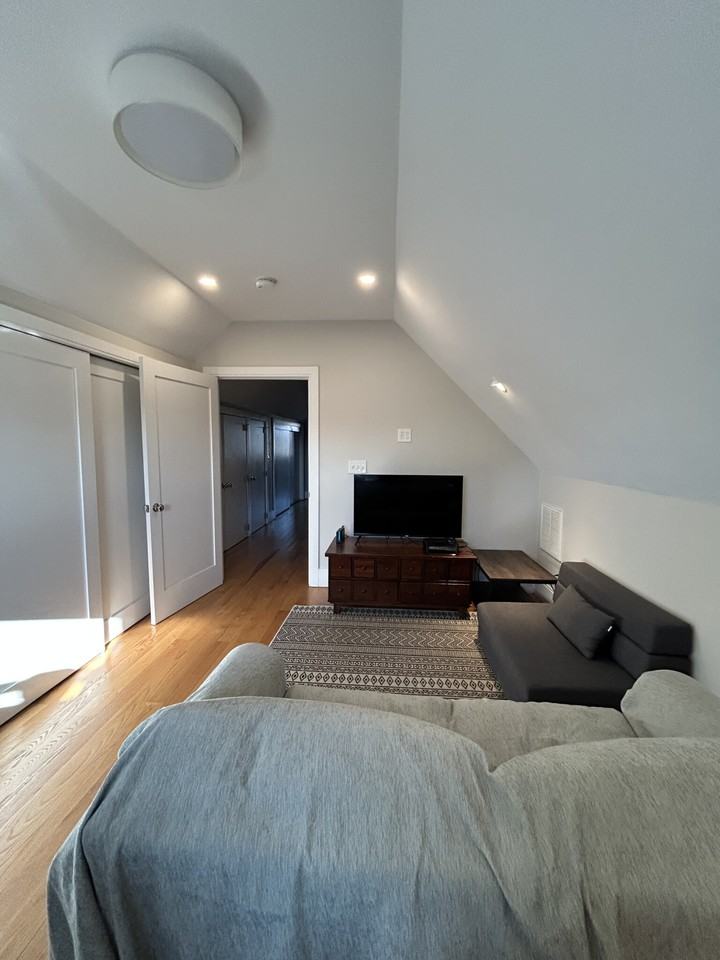 319 Washington St #3 - Photo 3 of 50